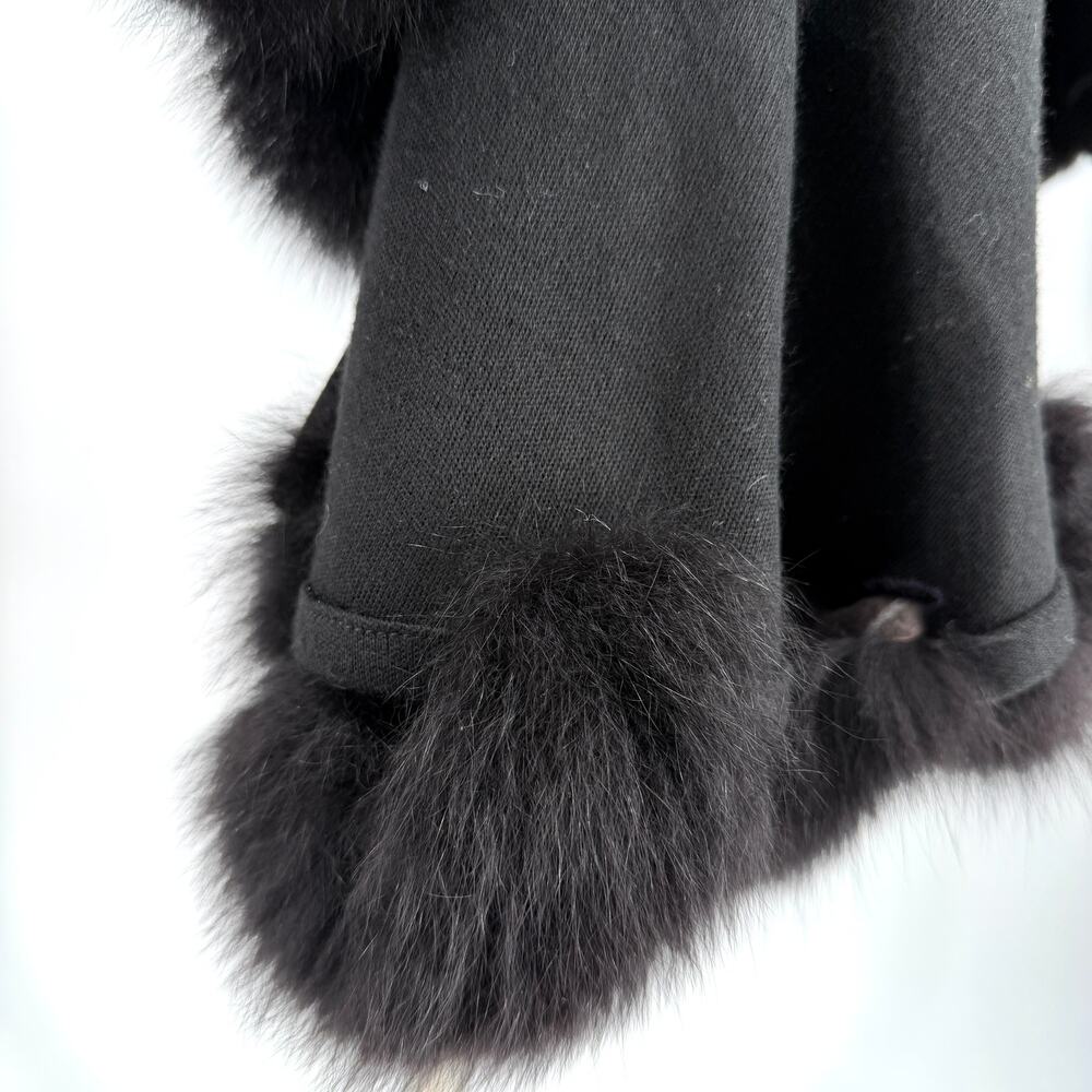 Caruana Black Heavy Knit Genuine Fur Trim Elegant Outerwear Cape Ruana - Picture 3 of 7